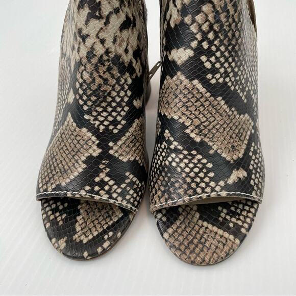 Treasure & Bond snake pattern stacked heel peep toes shoes size 8.5 - Picture 2 of 12